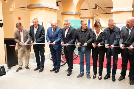 Otvoritev sistema e-koles za javno izposojo v LUR (Foto Urša Peršič)